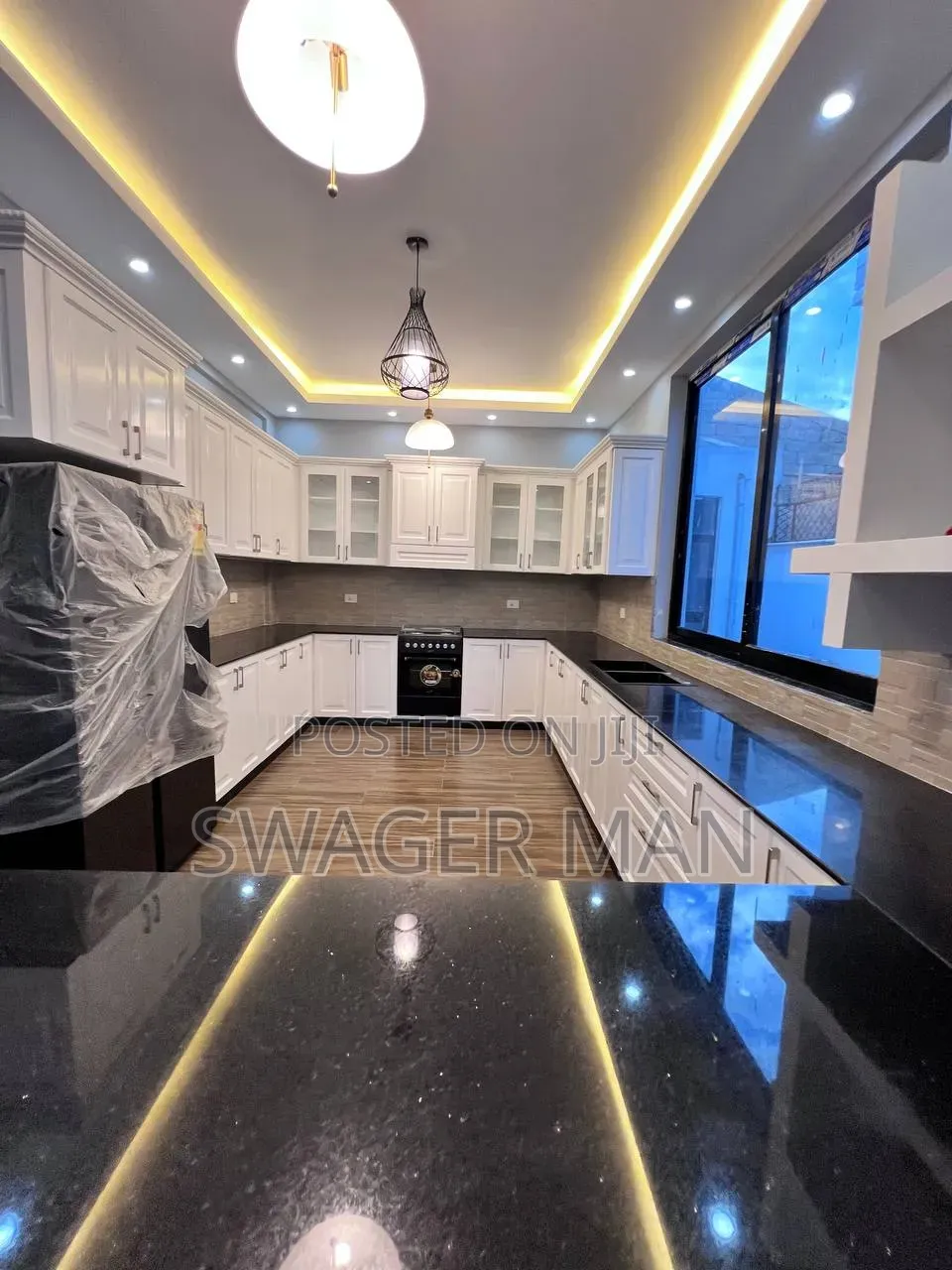 Furnished 7bdrm Townhouse/Terrace in Ayat Adisu Mender, Yeka for sale