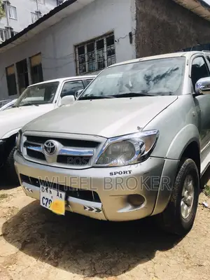Toyota Hilux 2006 Gold