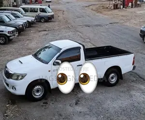 Toyota Hilux 2011 White