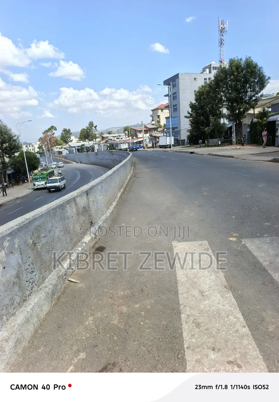 የሚሸጥ ለኮሜርሻል እሚሆን 1200 ካሬ