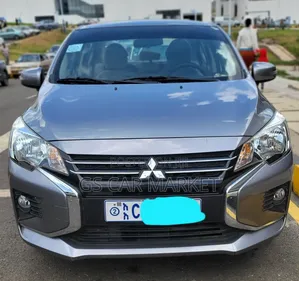 Mitsubishi Attrage 2022 Silver