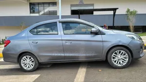 Mitsubishi Attrage 2022 Silver