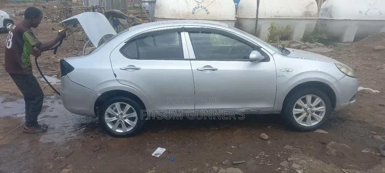 JAC J3 1.3 Sedan FWD 2011 Silver