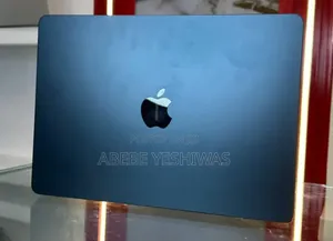 New Laptop Apple MacBook Air 2024 M3 16GB Apple M3 SSD 512GB