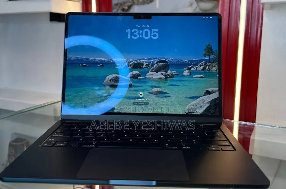 New Laptop Apple MacBook Air 2024 M3 16GB Apple M3 SSD 512GB
