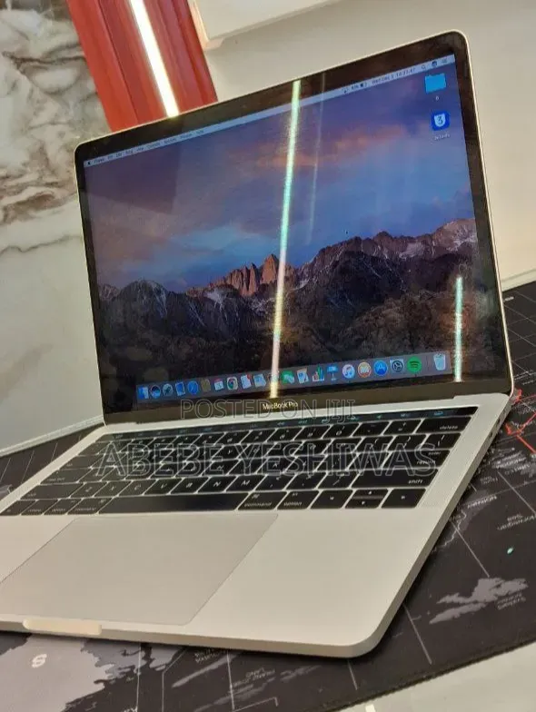 New Laptop Apple MacBook Pro 2026 M5 Max 8GB Intel Core i5 SSD 256GB