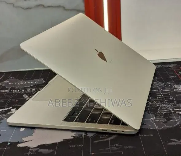 New Laptop Apple MacBook Pro 2026 M5 Max 8GB Intel Core i5 SSD 256GB