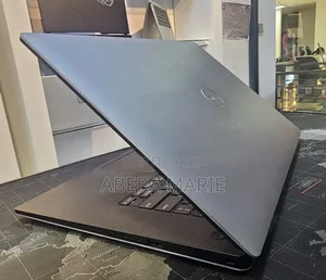 New Laptop Dell Precision 15 3520 16GB Intel Core i7 SSD 512GB