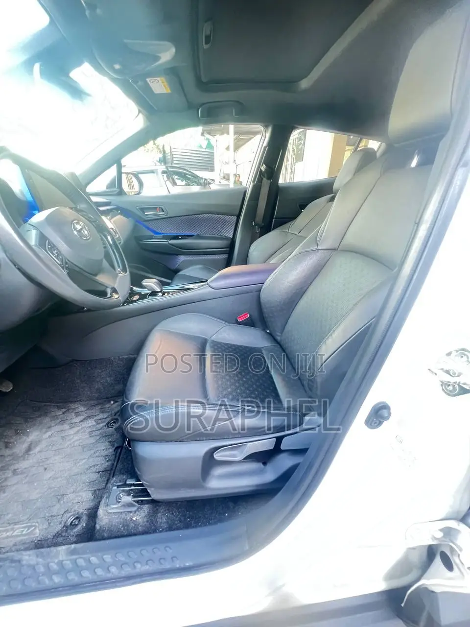 Toyota C-HR XLE 2022 White