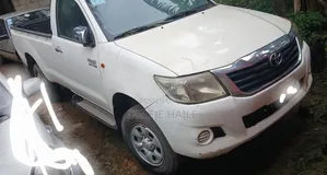 Toyota Hilux 2011 White