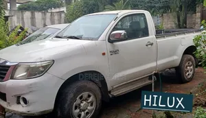 Toyota Hilux 2011 White
