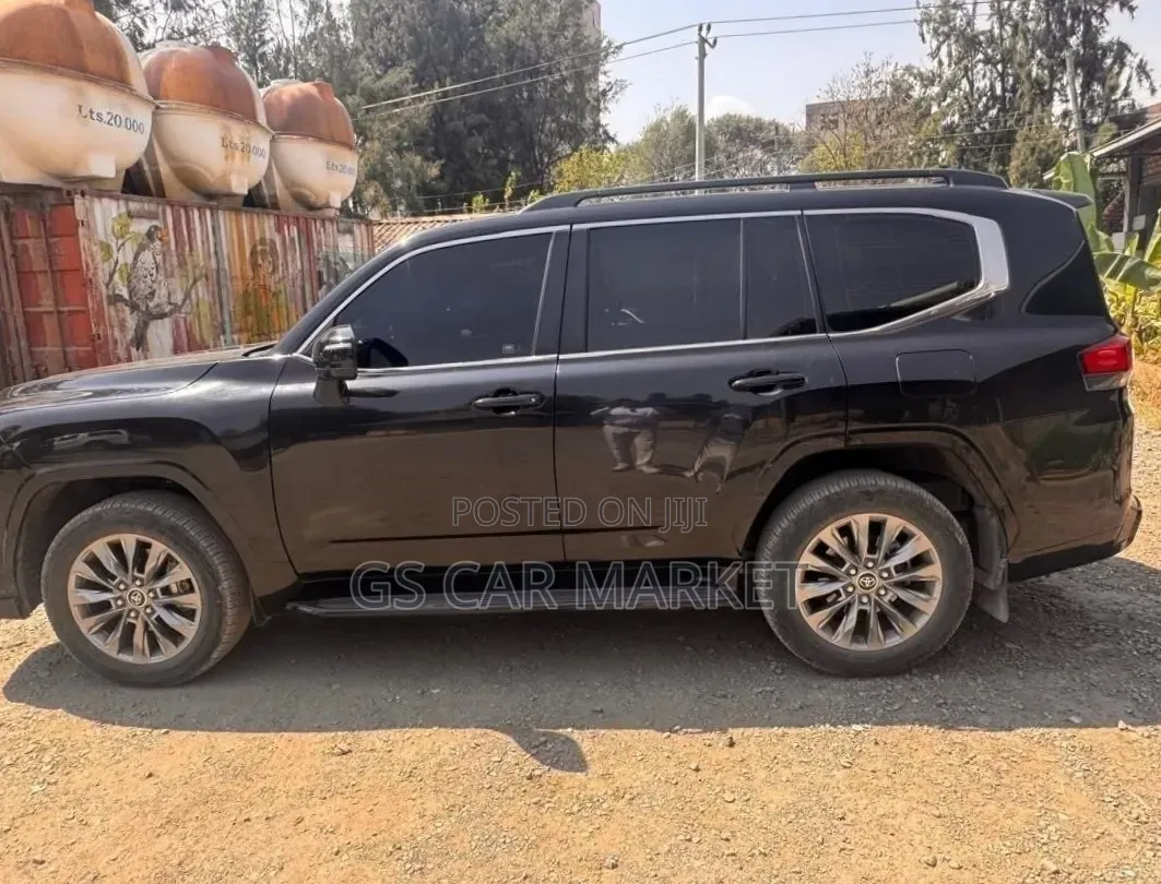 Toyota Land Cruiser 2023 Black