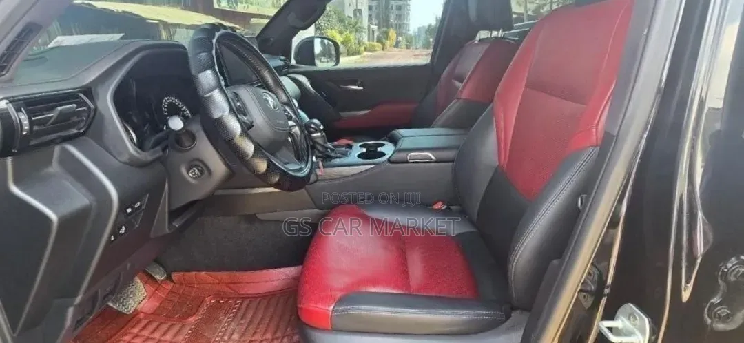 Toyota Land Cruiser 2023 Black