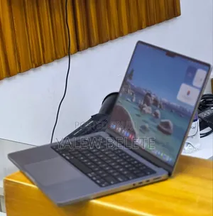 New Laptop Apple MacBook Pro 16GB Apple M1 Pro SSD 512GB