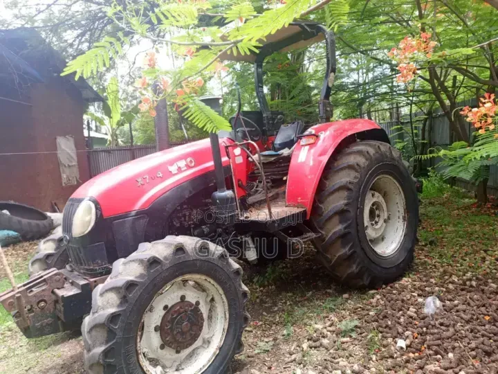 Yto X-704 Tractor