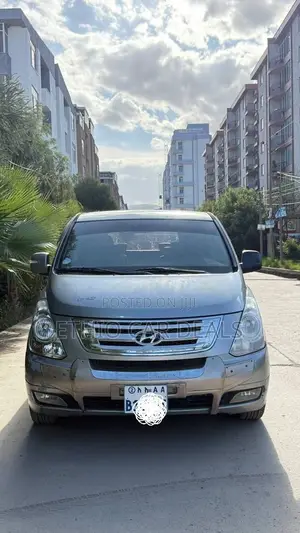 Hyundai Starex 2012 Silver
