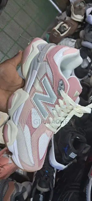 New Balance 9060