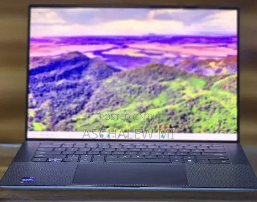 New Laptop Dell Precision 5560 16GB Intel Core i9 SSD 512GB
