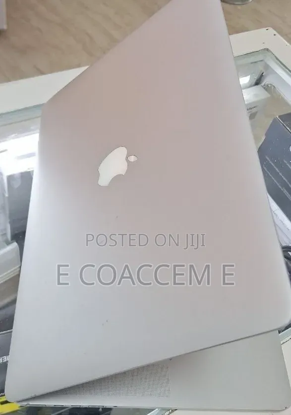 New Laptop Apple MacBook 16GB Intel Core i7 SSD 512GB