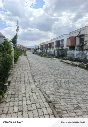 6bdrm Farm House in Kibert Zewdie, Yeka for sale