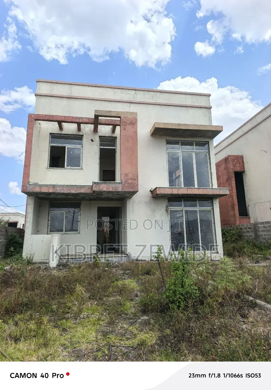 6bdrm Farm House in Kibert Zewdie, Yeka for sale
