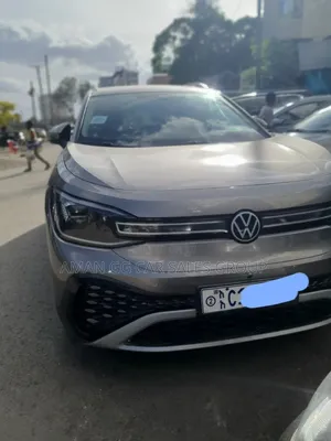 Volkswagen ID.6 2022 Gold