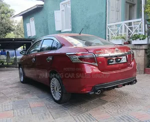 Toyota Yaris 2013 Burgundy