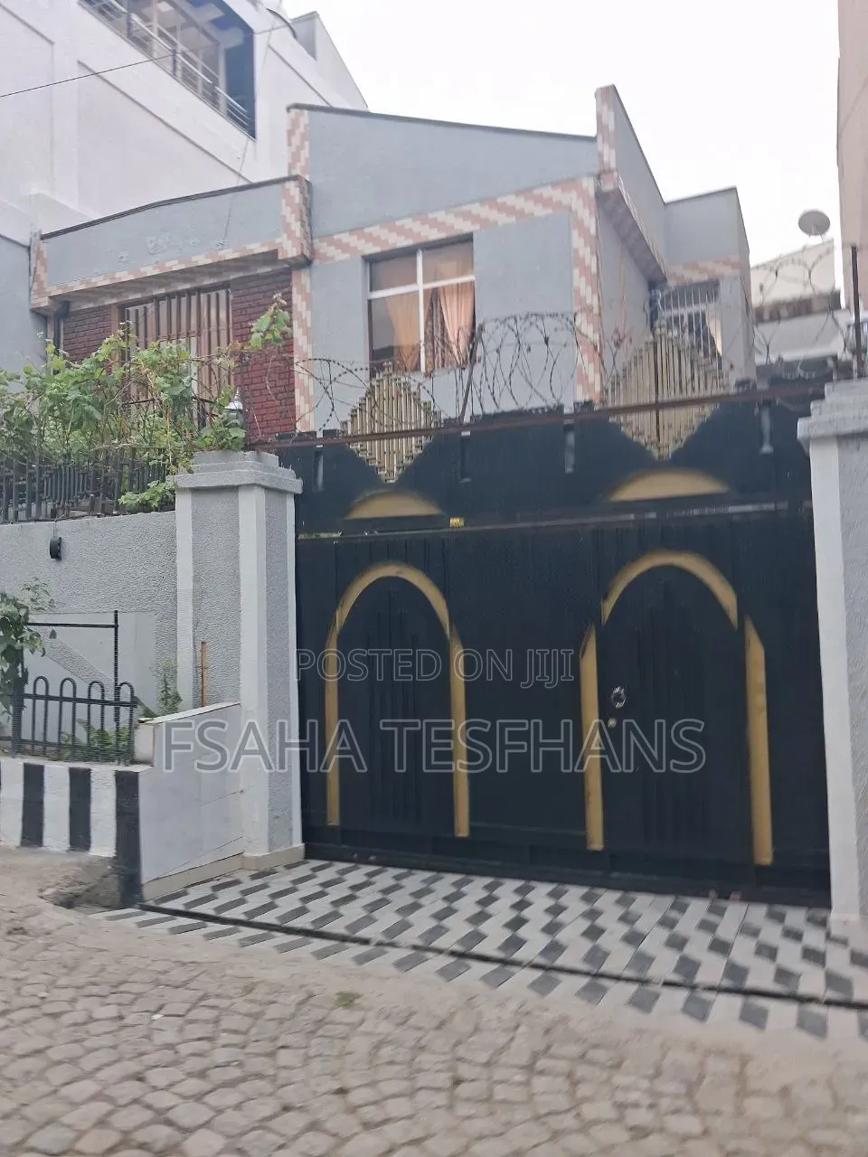 5bdrm House in House, Bole for rent