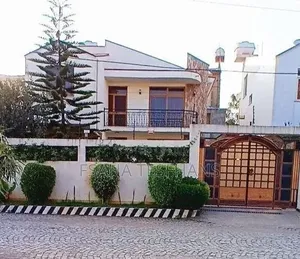 5bdrm House in House, Bole for rent
