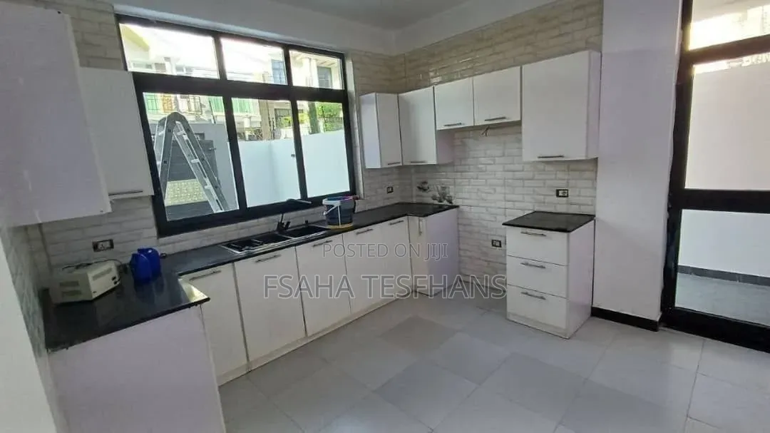 5bdrm House in House G+2, Bole for rent