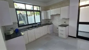 5bdrm House in House G+2, Bole for rent