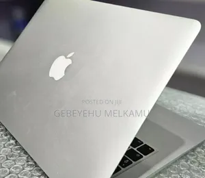 New Laptop Apple MacBook Pro 2017 8GB Intel Core i7 SSD 512GB