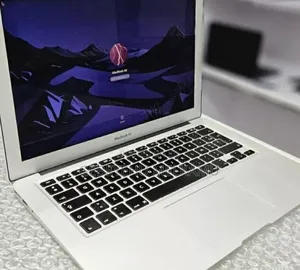 New Laptop Apple MacBook Pro 2017 8GB Intel Core i7 SSD 512GB