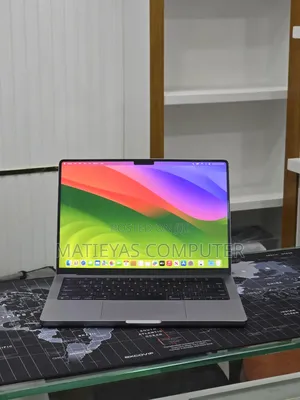 New Laptop Apple MacBook Pro 2023 M3 8GB Apple M3 Pro SSD 512GB