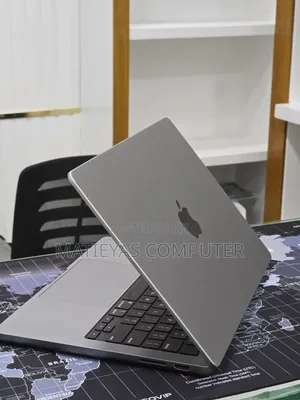 New Laptop Apple MacBook Pro 2023 M3 8GB Apple M3 Pro SSD 512GB
