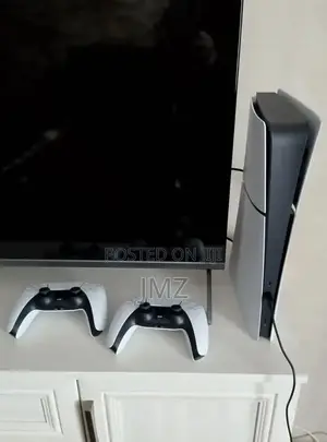 Slim Ps5 With 2 Controllers , 1tera