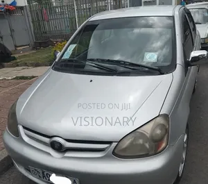 Toyota Platz 2005 Silver