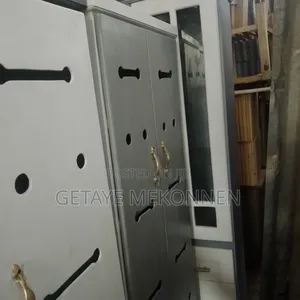 የጫማ መደርደሪያ ቁመቱ 180*60