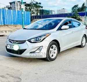 Hyundai Elantra 2015 Silver