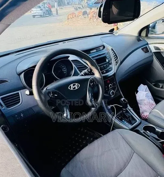 Hyundai Elantra 2015 Silver