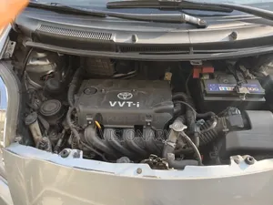 Toyota Yaris 2010 Gray