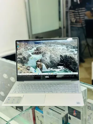 New Laptop Dell Inspiron 15 8GB Intel Core i5 SSD 256GB