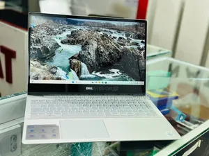 New Laptop Dell Inspiron 15 8GB Intel Core i5 SSD 256GB