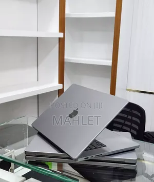 New Laptop Apple MacBook Pro 2021 M1 Max 32GB Intel Core i7 SSD 512GB