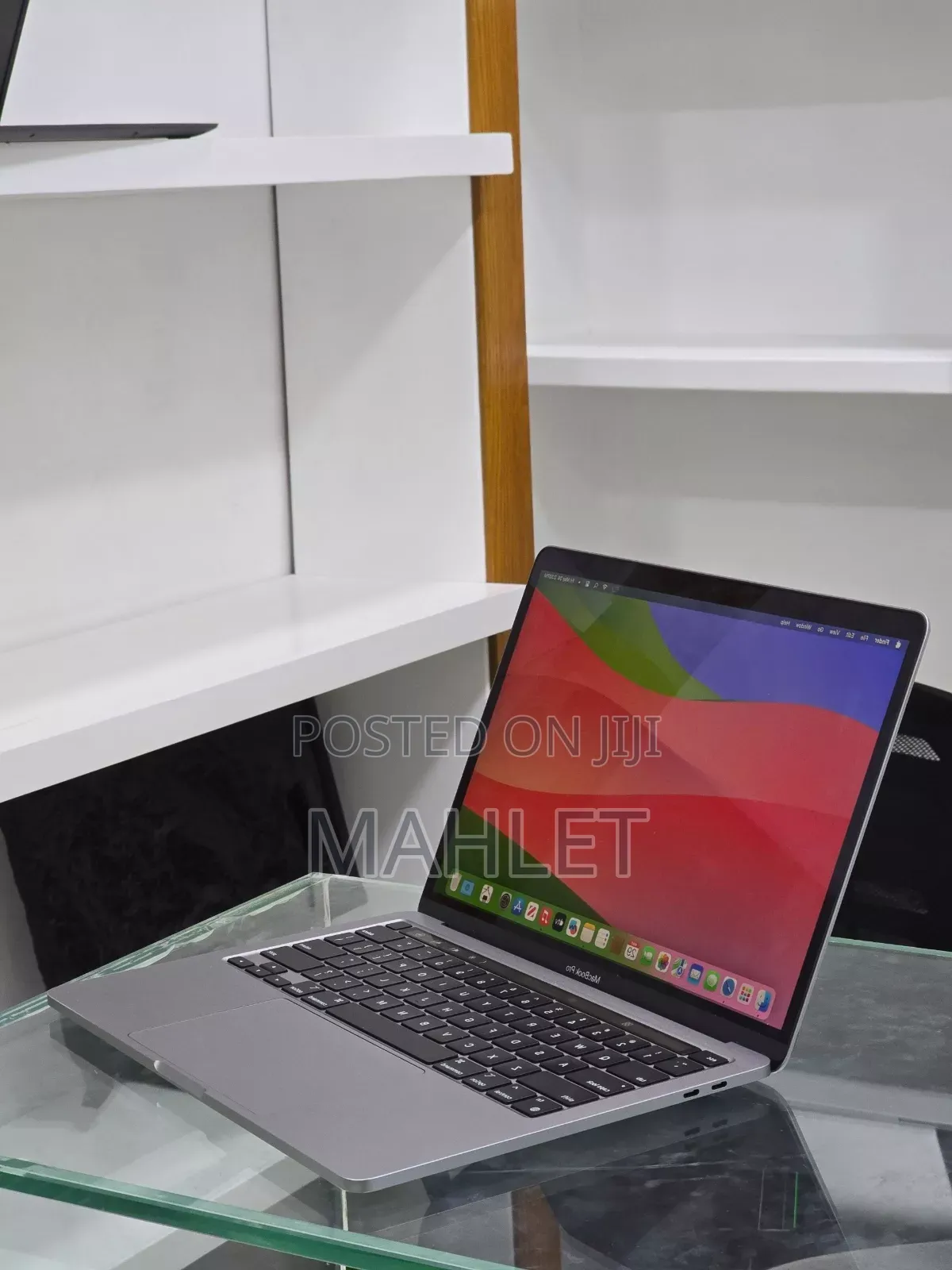 New Laptop Apple MacBook Pro 2020 M1 8GB Intel Core i7 SSD 512GB