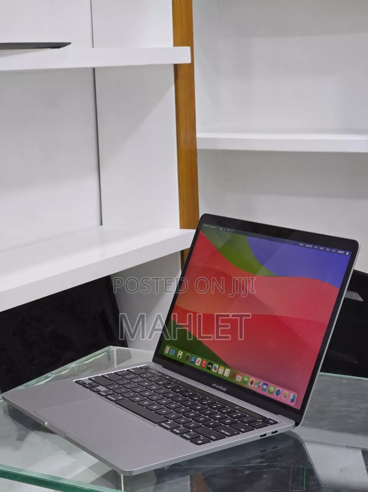 New Laptop Apple MacBook Pro 2020 M1 8GB Intel Core i7 SSD 512GB