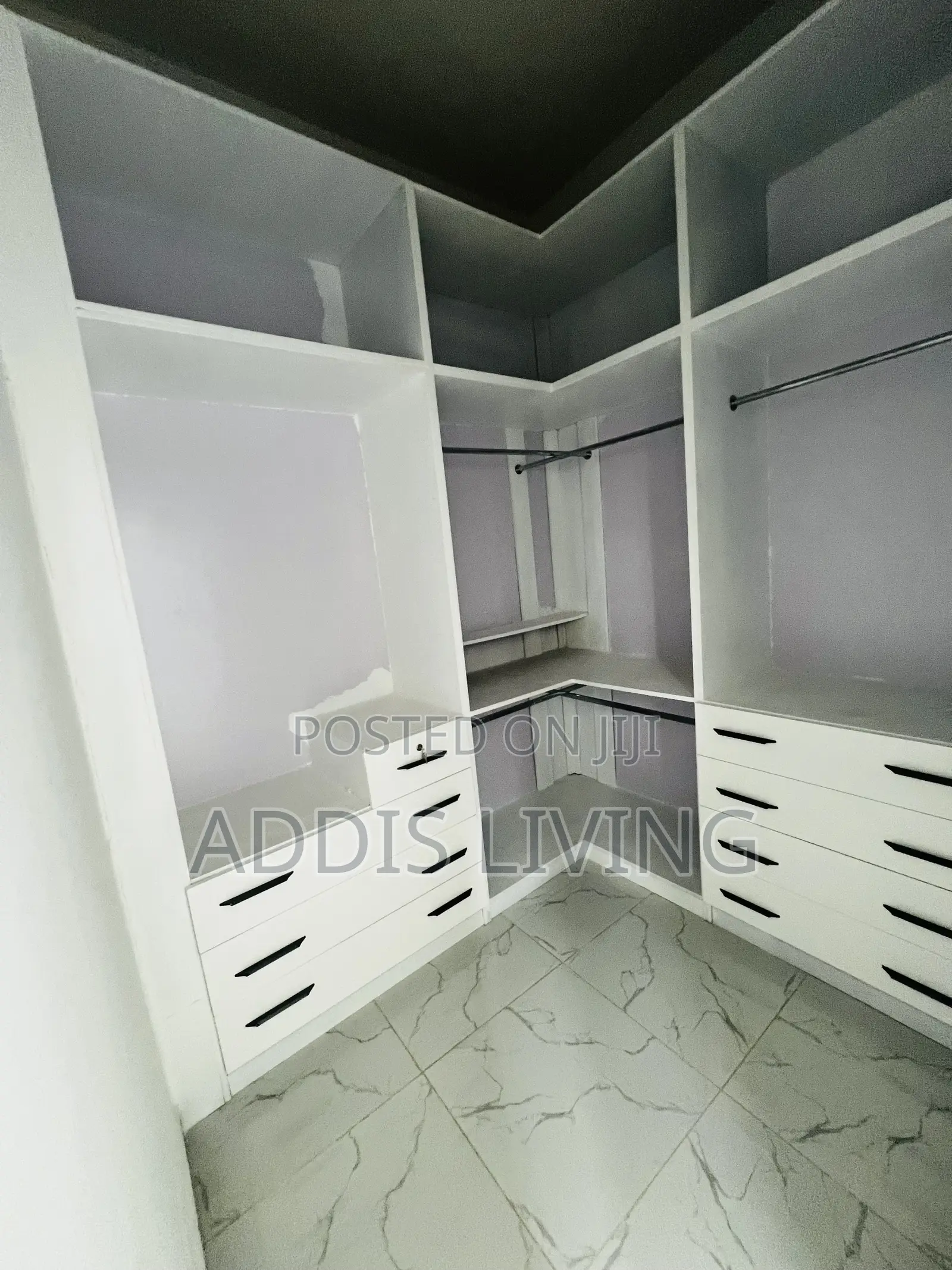 20bdrm Apartment in Bole for rent