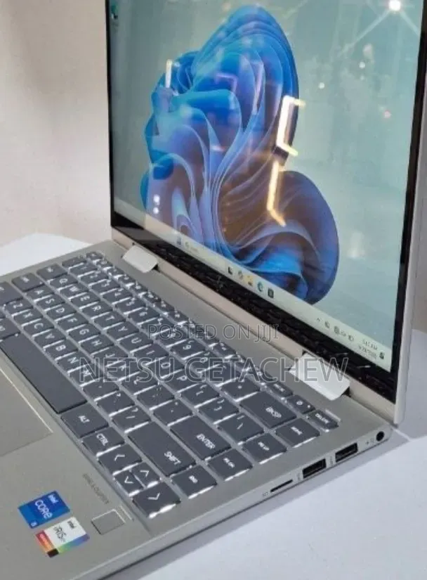 New Laptop HP Envy X360 8GB Intel Core i5 SSD 512GB