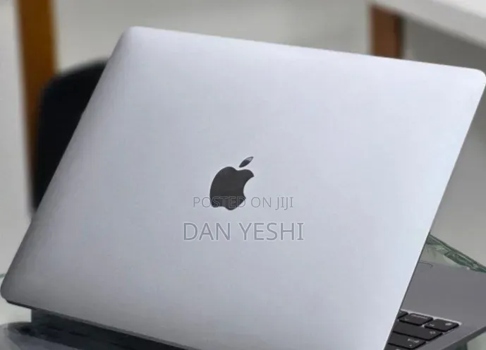 New Laptop Apple MacBook Air 8GB Apple M1 SSD 256GB