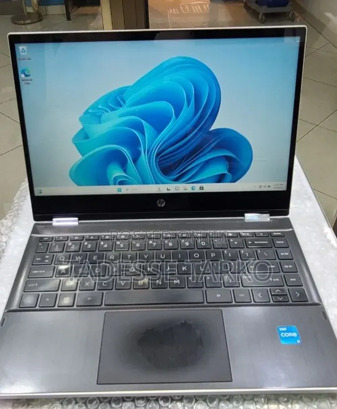 New Laptop HP Pavilion 14 8GB Intel Core i3 SSD 128GB